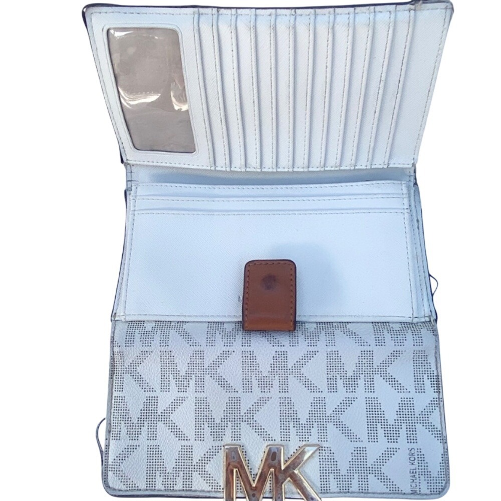 Micheal Kors Signature Florence Bi-fold large Logo Wallet